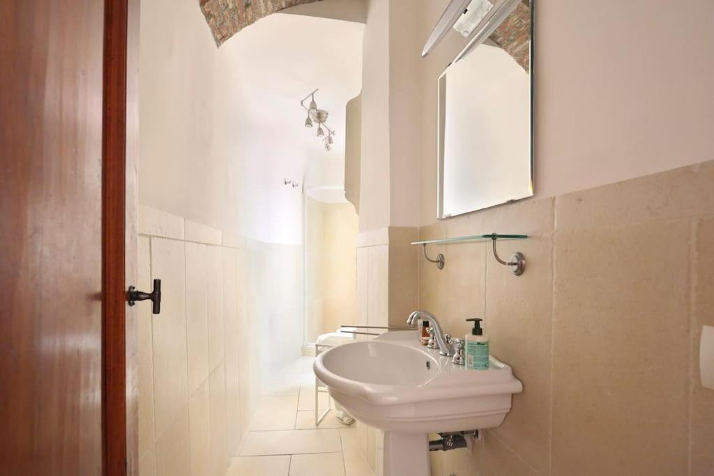 Belle Donne Historical Apartment - City Center Флоренция Екстериор снимка